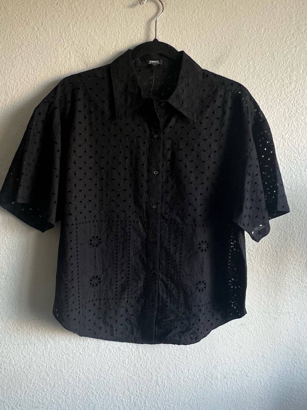 Express Eyelet Button-Down Shirt Short
Sleeve Boxy Shirt Black S NWT - Picture 3 of 9